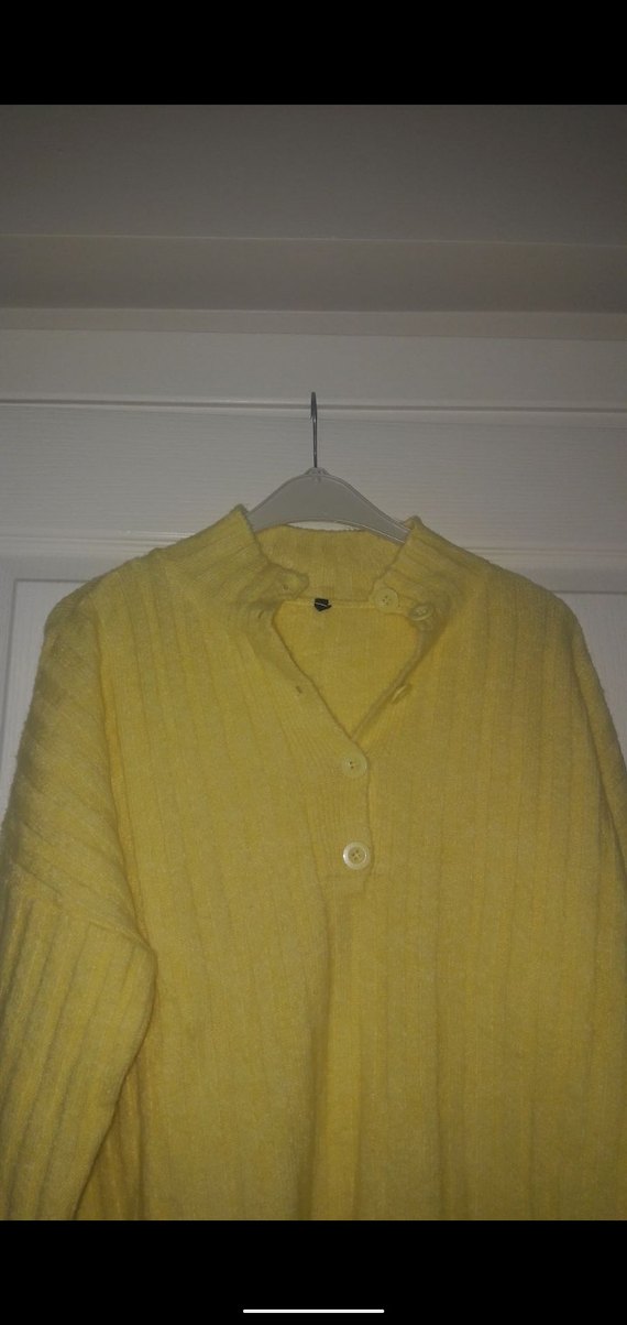 Sarı Düğmeli Triko Kadın Kazak - Görsel 4