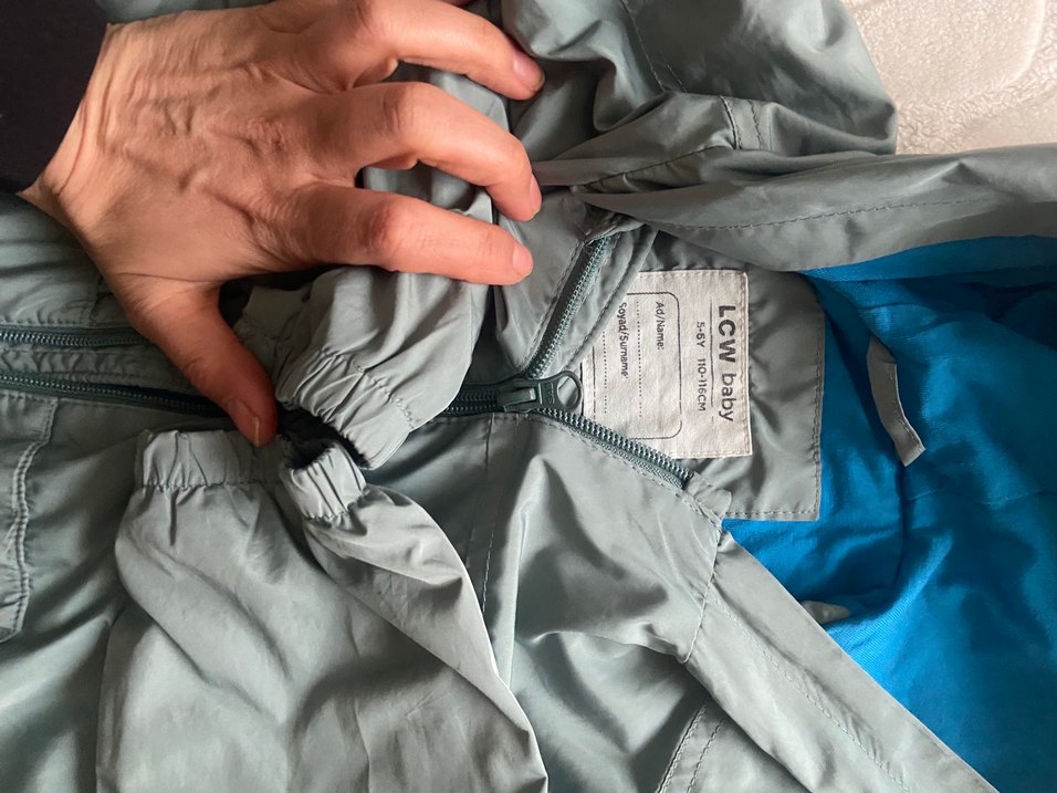 Erkek Çocuk Gri Fermuarlı Yağmurluk - Görsel 2