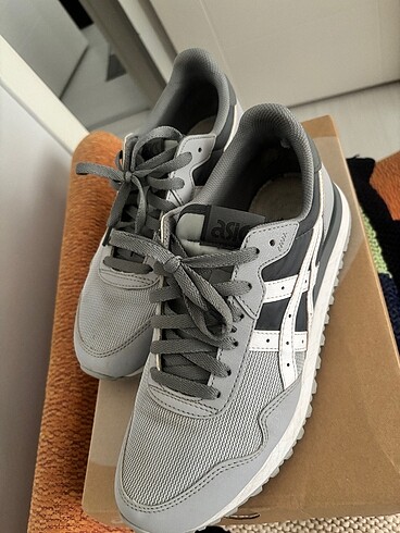 Asics tiger runner 2
