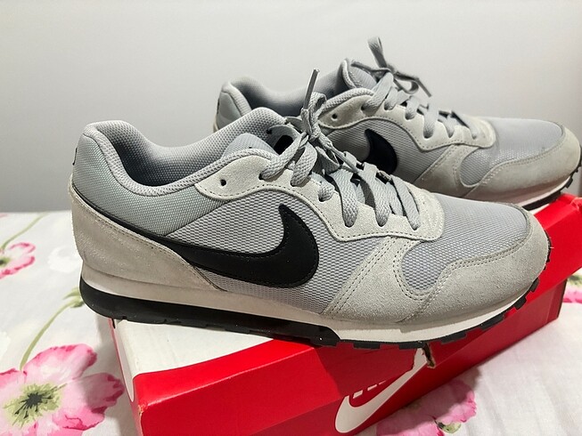 Nike venture runner gri