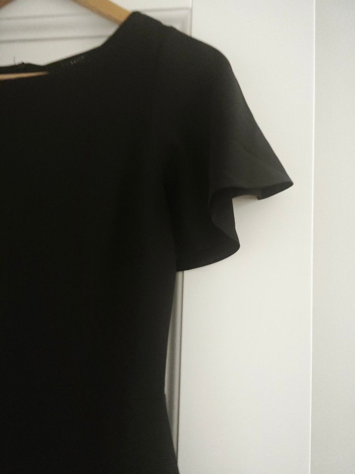 Drapeli Kısa Kollu Siyah Midi Elbise - Görsel 2