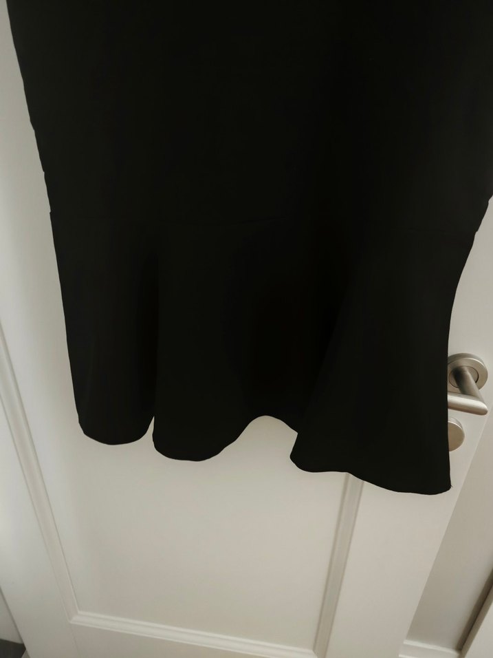 Drapeli Kısa Kollu Siyah Midi Elbise - Görsel 3