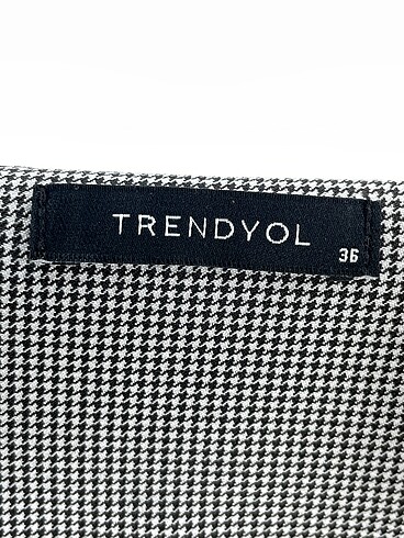 36 Beden çeşitli Renk Trendyol & Milla Kısa Salopet %70 İndirimli.
