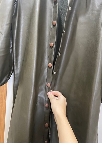 Düğmeli Uzun Deri Kadın Ceket - Görsel 3