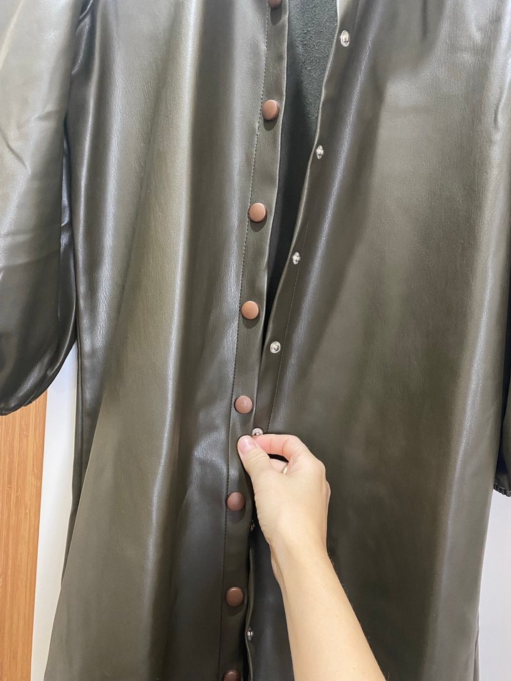 Düğmeli Uzun Deri Kadın Ceket - Görsel 3