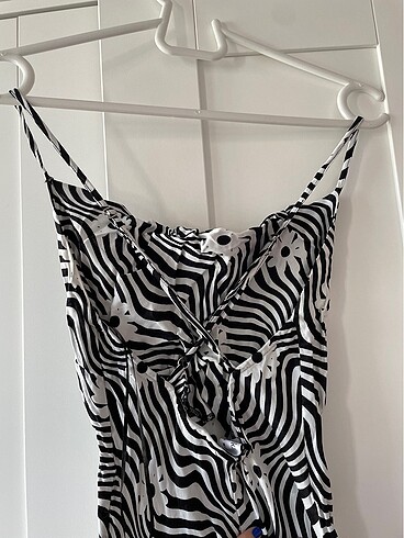 Bershka Elbise