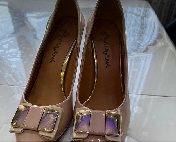 Pudra stiletto