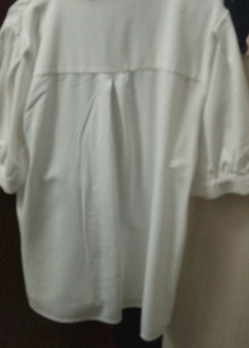 Düğmeli V Yaka Kadın Beyaz Pamuklu Gömlek - Görsel 3