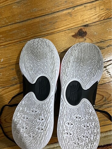 Nike KYRİE LOW 5 TEMİZ