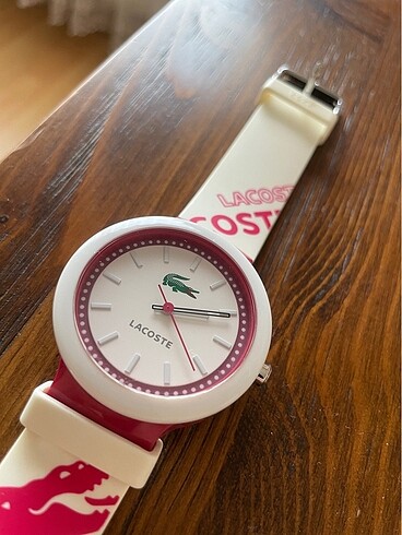 Lacoste saat