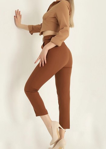 Kemer Detaylı Bej Kadın Kumaş Pantolon - Görsel 3