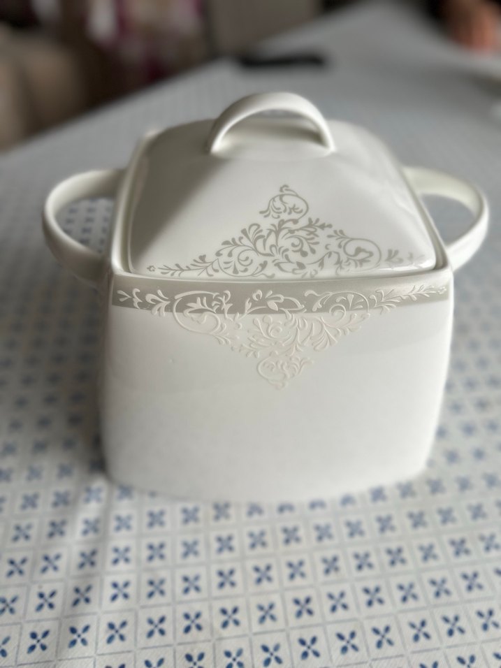 Karaca Beyaz Desenli Kapaklı Servis Tabağı - Görsel 2