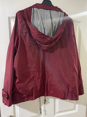LC Waikiki Bordo Yağmurluk