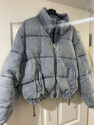 Bershka Şişme Mont