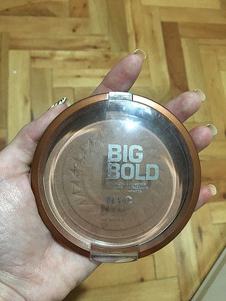 Nyx big bold bronzer 