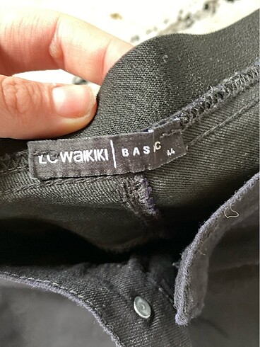 44 Beden siyah Renk Lcw waikiki pantolon