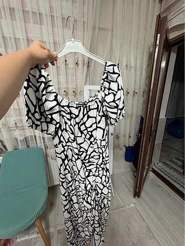 42 Beden beyaz Renk Yırtmaçlı elbise