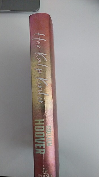  Her kalp kırılır - collen hoover ciltli kitap