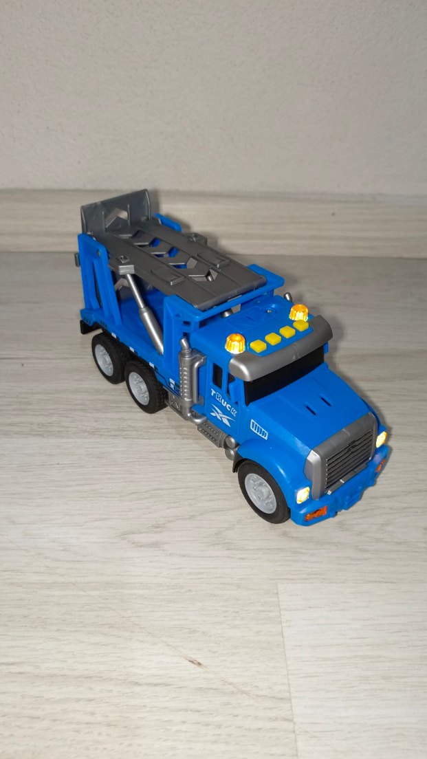 Mavi Oyuncak Kamyon - Görsel 2