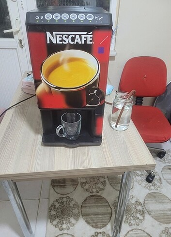 Neskafe makinasi 