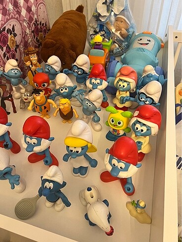 Beden Renk Şirinler ve çeşitli figürler