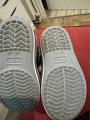 22 Beden Crocs sandalet