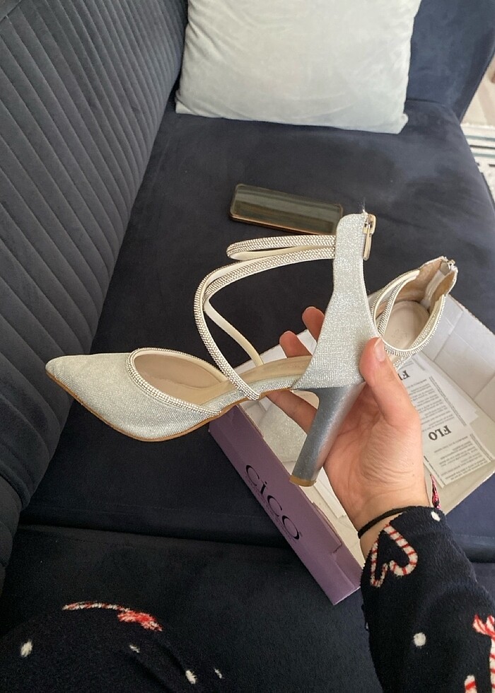 Topuklu ayakkabı - Görsel 2