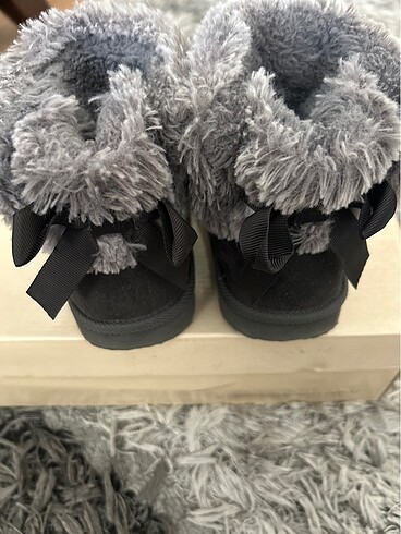 27 Beden H&M kürklü bot