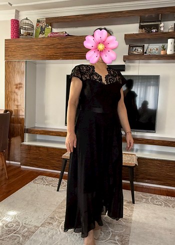 Siyah Dantelli Uzun V Yaka Gotik Abiye - Ana görsel