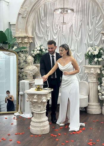 Beyaz Drapeli Midi Straplez Nişan Elbisesi - Görsel 3