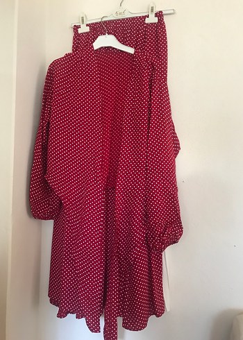 Kırmızı Puantiyeli Elbise - Görsel 2