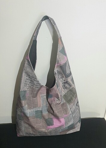 Diğer Gazete baskılı Tote bag. Astarlı iç astar Çift cepli Çıtçıtlı. K