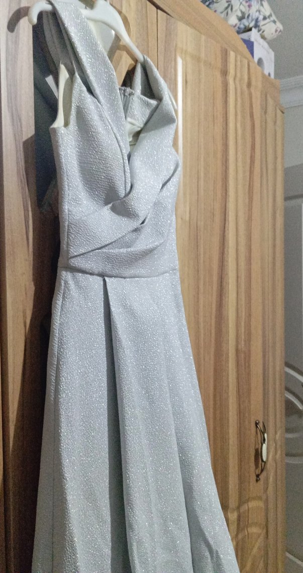 gri renk simli kalın omuz askılı hafif prenses a kesim abiye - Görsel 3