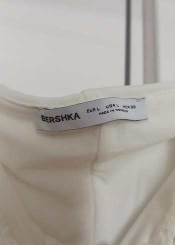 l Beden Dantel Detaylı Kısa Kollu Mini Beyaz Elbise