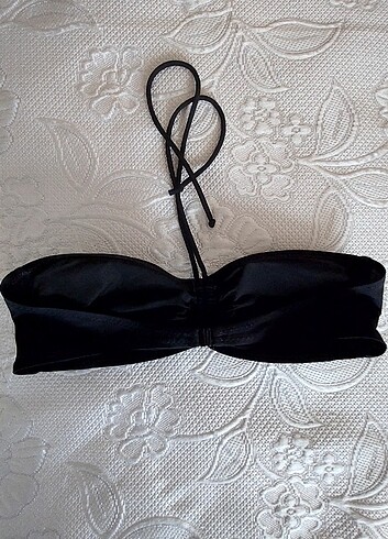 Bağcıklı üst bikini