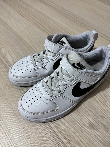 33 Beden beyaz Renk Nike çocuk spor ayakkabı