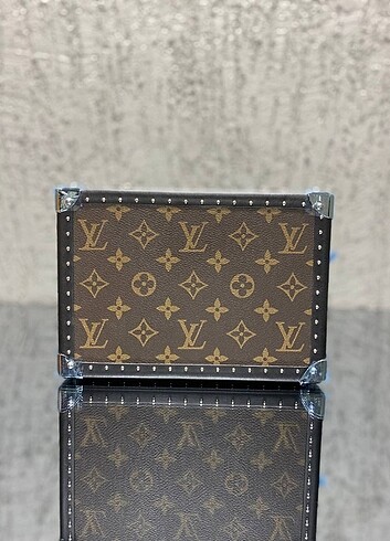 Louis Vuitton Louis Vuitton