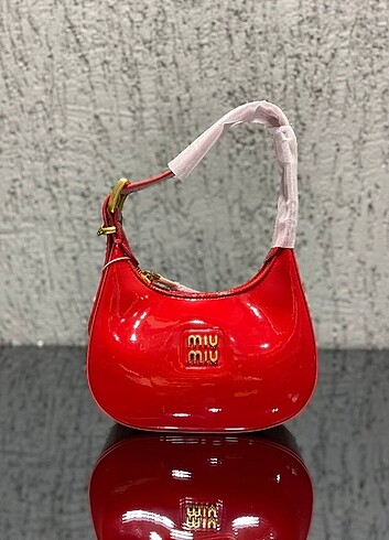  Beden Miu Miu Hobo Bag 