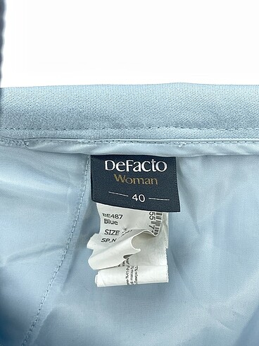 40 Beden mavi Renk Defacto Kumaş Pantolon %70 İndirimli.