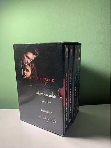  Kutulu Alacakaranlık Serisi (4 Kitap)