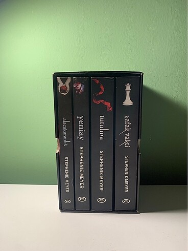  Beden Renk Kutulu Alacakaranlık Serisi (4 Kitap)
