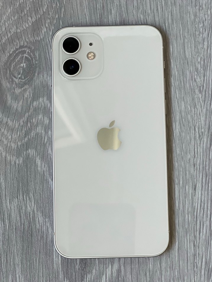 Beyaz iPhone  12 - Görsel 2