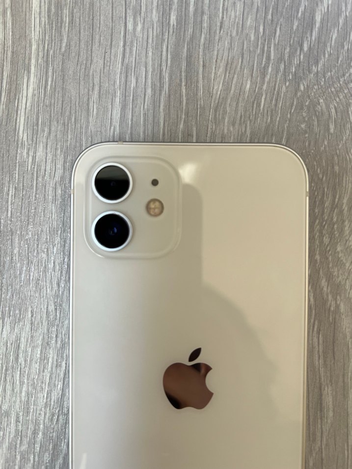 Beyaz iPhone  12 - Görsel 4