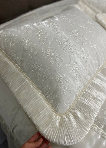 ÇEYİZLİK İşlemeli Parlak Yatak Örtüsü - Görsel 3