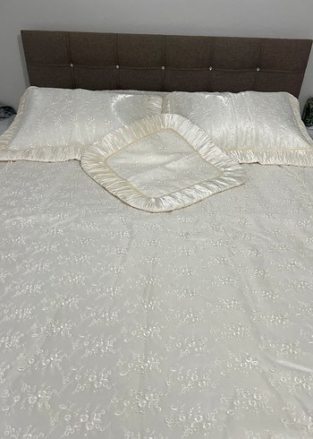 ÇEYİZLİK İşlemeli Parlak Yatak Örtüsü - Görsel 9