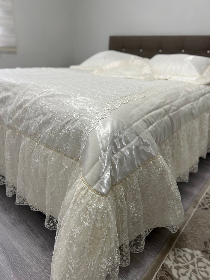 ÇEYİZLİK İşlemeli Parlak Yatak Örtüsü - Görsel 5