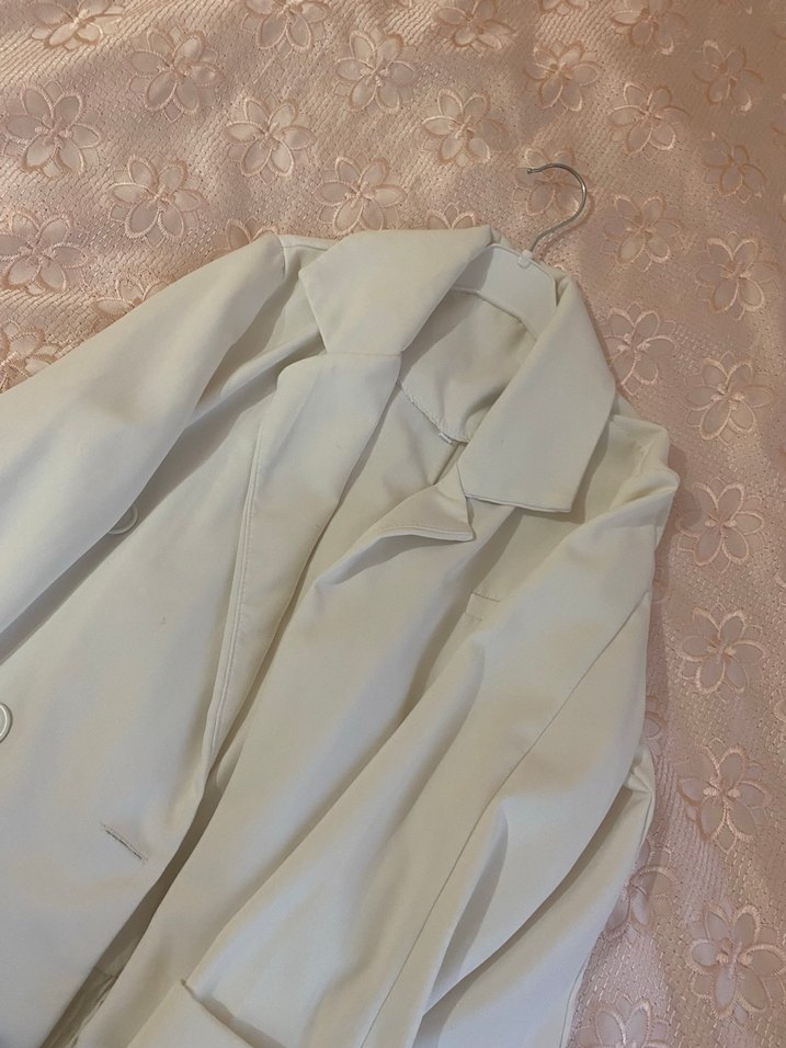 Beyaz Düğmeli alt üst Ceket - Görsel 2
