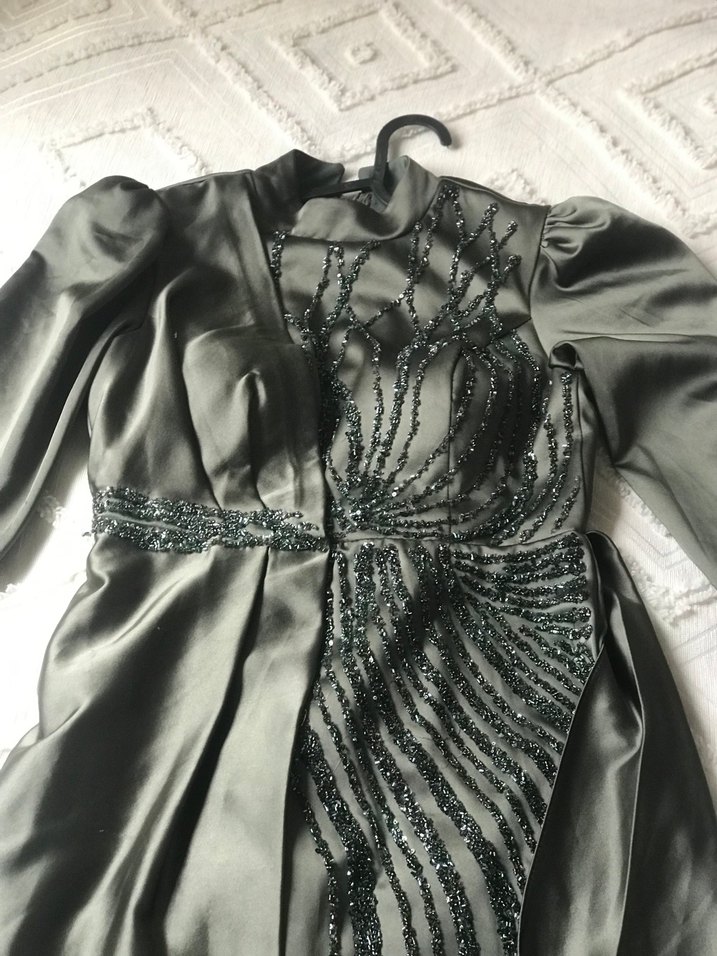 Uzun Kollu Etnik Desenli Gri Abiye Elbise - Görsel 3