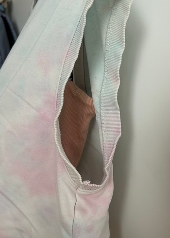 Pembe Pastel Batik Desenli Kolsuz Crop Top - Görsel 3