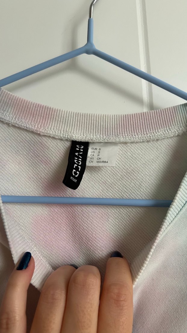 Pembe Pastel Batik Desenli Kolsuz Crop Top - Görsel 4